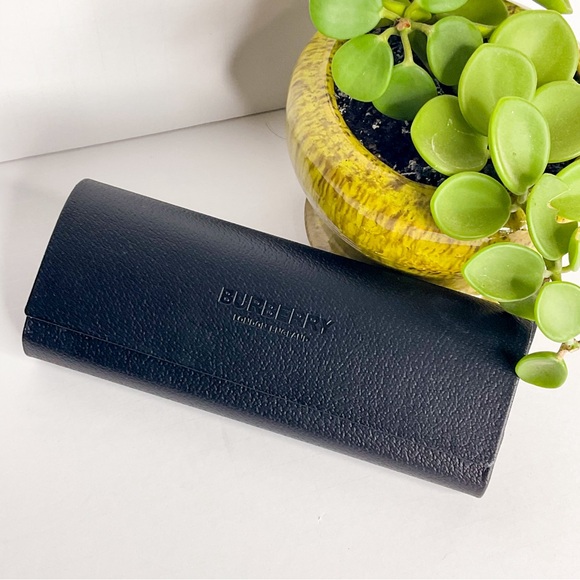 Burberry Accessories - Burberry Black Sunglasses Case